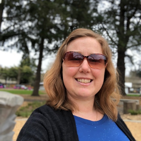 Meet your Posher, Kyra - Picture 3 of 3